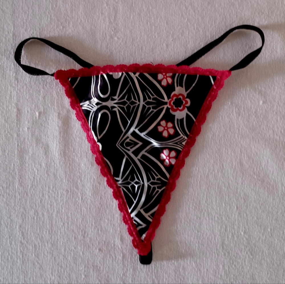 Frederick's of Hollywood Black Floral V String Panty